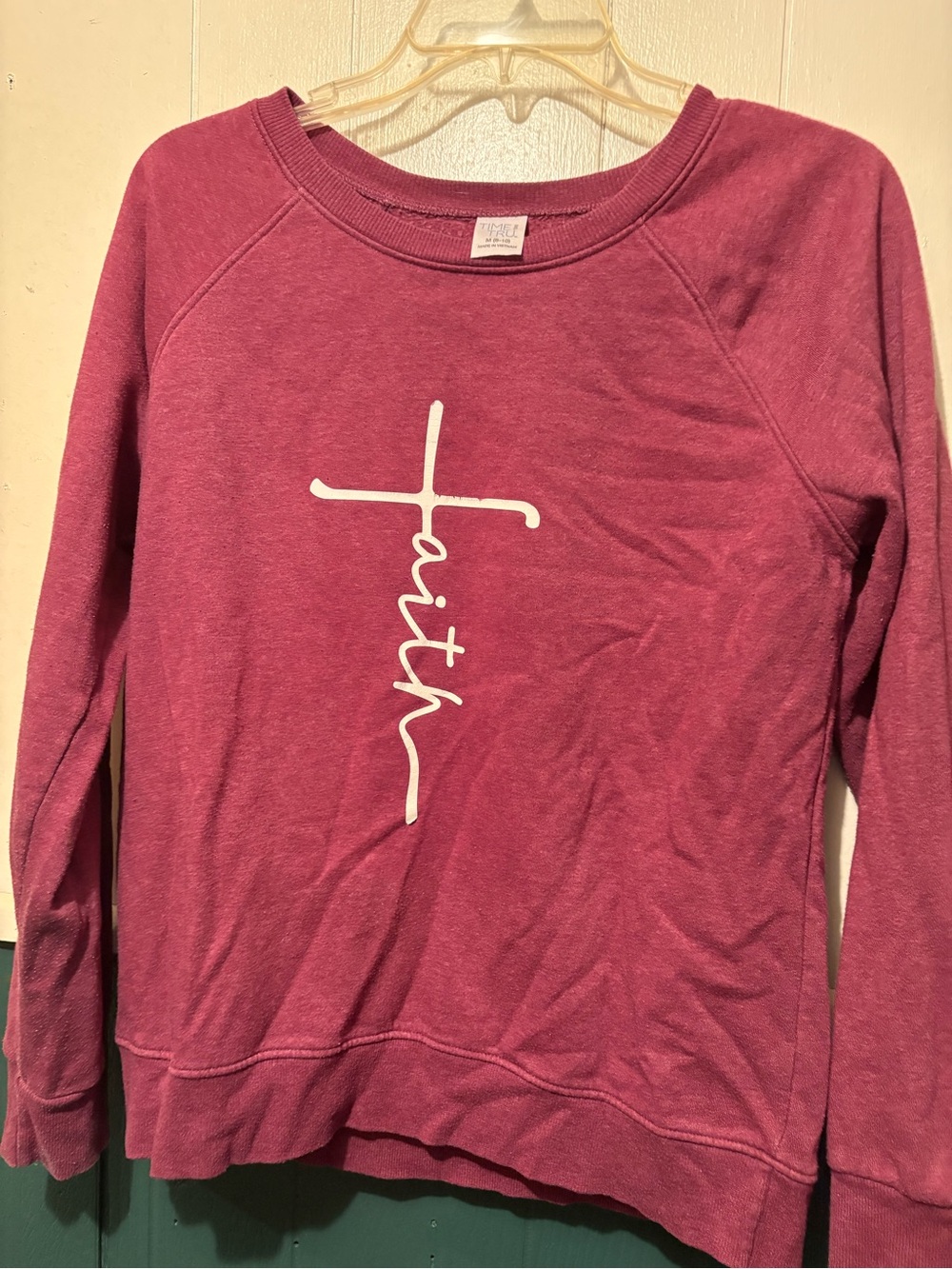 Time and Tru Women's Mauve Crewneck Sweatshirt with 'Faith' Cross Graphic